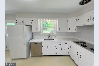 10001 Woodhill Road, Bethesda, MD 20817 - Photo 5