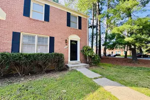 12146 Bentridge Pl, Potomac, MD 20854 - Photo 3