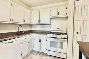 5225 Pooks Hill Rd, Bethesda, MD 20814 - Photo 13