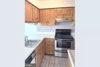 9711 Lake Shore Drive, Montgomery Village, MD 20886 - Photo 5