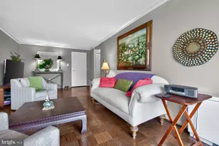 10201 Grosvenor Pl, Rockville, MD 20852 - Photo 5