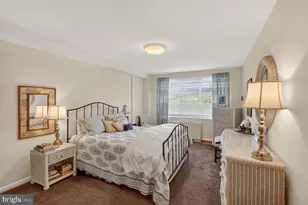 10201 Grosvenor Pl, Rockville, MD 20852 - Photo 11