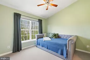 214 Fallsgrove Blvd, Rockville, MD 20850 - Photo 25