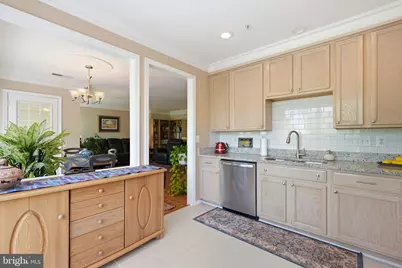 214 Fallsgrove Boulevard #12, Rockville, MD 20850 - Photo 3