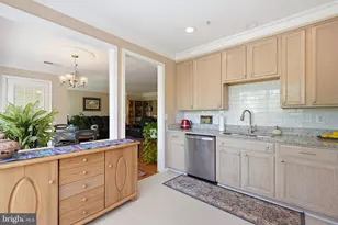 214 Fallsgrove Blvd, Rockville, MD 20850 - Photo 3