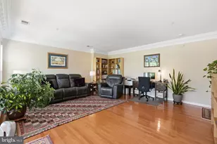 214 Fallsgrove Blvd, Rockville, MD 20850 - Photo 13