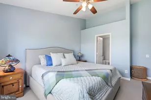 214 Fallsgrove Blvd, Rockville, MD 20850 - Photo 17