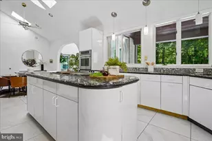 9100 Aldershot Dr, Bethesda, MD 20817 - Photo 13