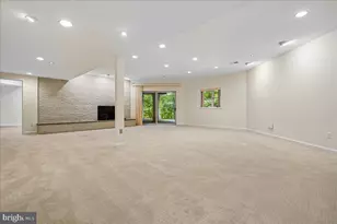 9100 Aldershot Dr, Bethesda, MD 20817 - Photo 37