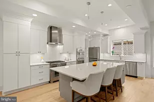 8609 Woodbrook Ln, Chevy Chase, MD 20815 - Photo 9