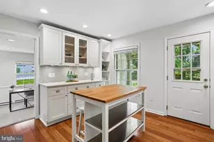 11507 Farmland Dr, Rockville, MD 20852 - Photo 11