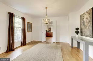 10239 Gainsborough Rd, Potomac, MD 20854 - Photo 7