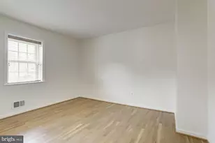 10239 Gainsborough Rd, Potomac, MD 20854 - Photo 17