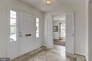 10239 Gainsborough Rd, Potomac, MD 20854 - Photo 3