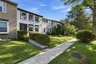 7807 Breezy Down Terrace, Rockville, MD 20855 - Photo 3