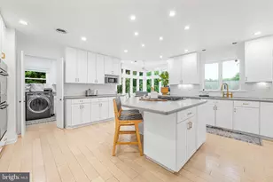 9212 Willow Pond Ln, Rockville, MD 20854 - Photo 9
