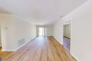 18318 Streamside Dr, Gaithersburg, MD 20879 - Photo 7