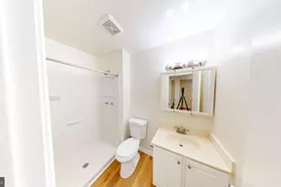 18318 Streamside Dr, Gaithersburg, MD 20879 - Photo 11