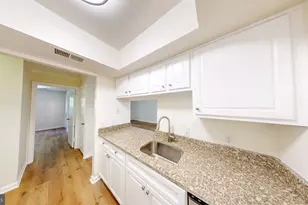 18318 Streamside Dr, Gaithersburg, MD 20879 - Photo 5