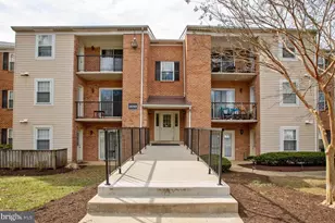 18318 Streamside Dr, Gaithersburg, MD 20879 - Photo 1