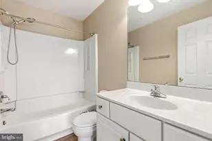 10022 Vanderbilt Cir, Rockville, MD 20850 - Photo 15
