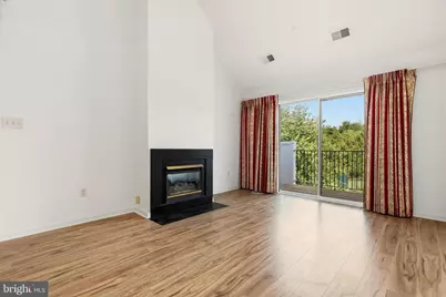 10022 Vanderbilt Circle #10, Rockville, MD 20850 - Photo 9