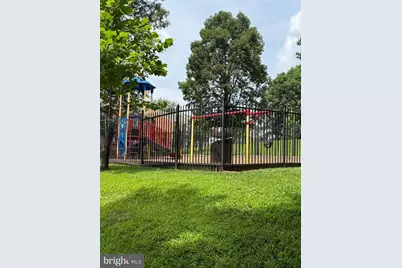 4075 Chesterwood Drive #4075, Silver Spring, MD 20906 - Photo 5