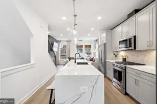 2010 Henson Norris St, Rockville, MD 20850 - Photo 9
