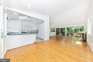 8311 Lilly Stone Dr, Bethesda, MD 20817 - Photo 9