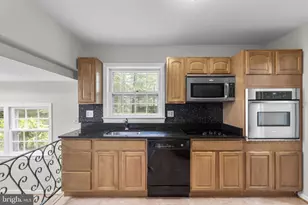 1585 Kimblewick Rd, Potomac, MD 20854 - Photo 17
