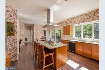 9205 Pegasus Court, Potomac, MD 20854 - Photo 5