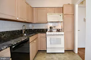 5225 Pooks Hill Rd, Bethesda, MD 20814 - Photo 15