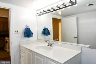 5225 Pooks Hill Rd, Bethesda, MD 20814 - Photo 13