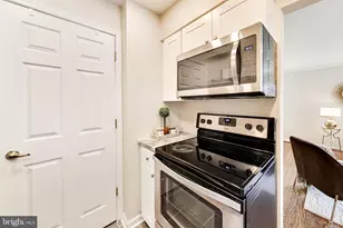 5716 Chapman Mill Dr, Rockville, MD 20852 - Photo 11