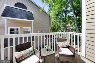 5716 Chapman Mill Dr, Rockville, MD 20852 - Photo 3