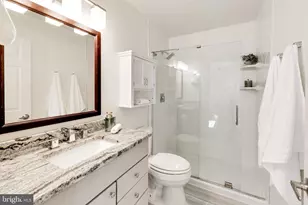 5716 Chapman Mill Dr, Rockville, MD 20852 - Photo 19