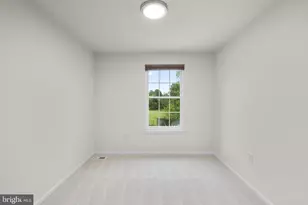 19819 Filbert Dr, Gaithersburg, MD 20879 - Photo 27