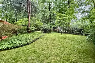 8108 Hamilton Spring Rd, Bethesda, MD 20817 - Photo 33