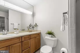 8108 Hamilton Spring Rd, Bethesda, MD 20817 - Photo 37