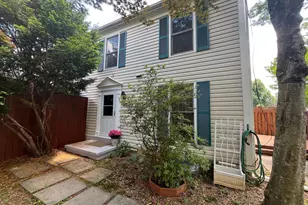 39 Triple Crown Ct, Gaithersburg, MD 20878 - Photo 1