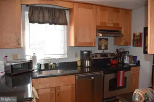 7708 Fawn Ct, Rockville, MD 20855 - Photo 9