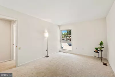 3374 Chiswick Court #56-2D, Silver Spring, MD 20906 - Photo 7