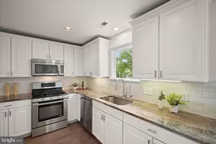 12912 Stallion Ct, Potomac, MD 20854 - Photo 11