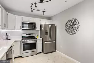 20408 Shore Harbour Dr, Germantown, MD 20874 - Photo 17