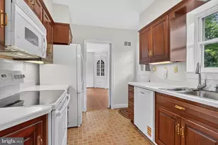 8112 Rayburn Rd, Bethesda, MD 20817 - Photo 17