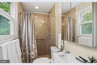 9001 Bannister Lane, Gaithersburg, MD 20879 - Photo 7