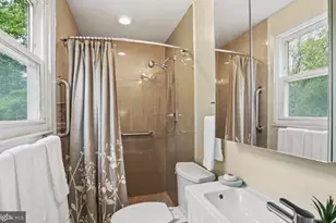 9001 Bannister Ln, Gaithersburg, MD 20879 - Photo 7