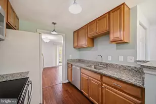 11709 Ashworth Ct, Germantown, MD 20876 - Photo 9