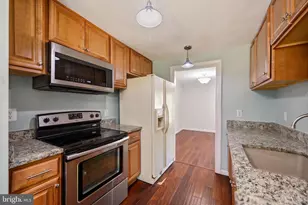 11709 Ashworth Ct, Germantown, MD 20876 - Photo 5