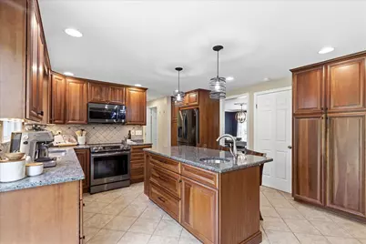 21917 Foxlair Road, Gaithersburg, MD 20882 - Photo 5